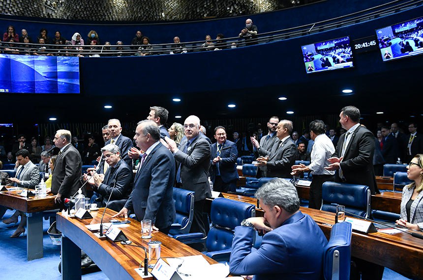 Senado aprova medida provisória para beneficiar companhias aéreas e setor de eventos