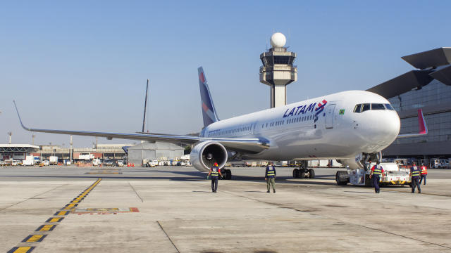 Entenda por que os preços das passagens aéreas estão tão elevados no Brasil